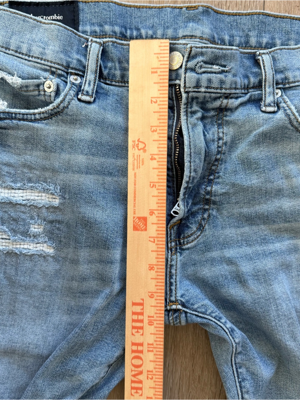 Abercrombie & Fitch Mens 32x32 Skinny Stretch Distressed Ripped Jeans Light Wash - Picture 7 of 9
